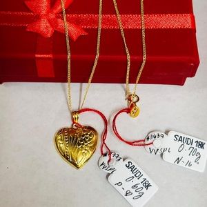 Authentic Saudi, real gold 18 K. Style heart.